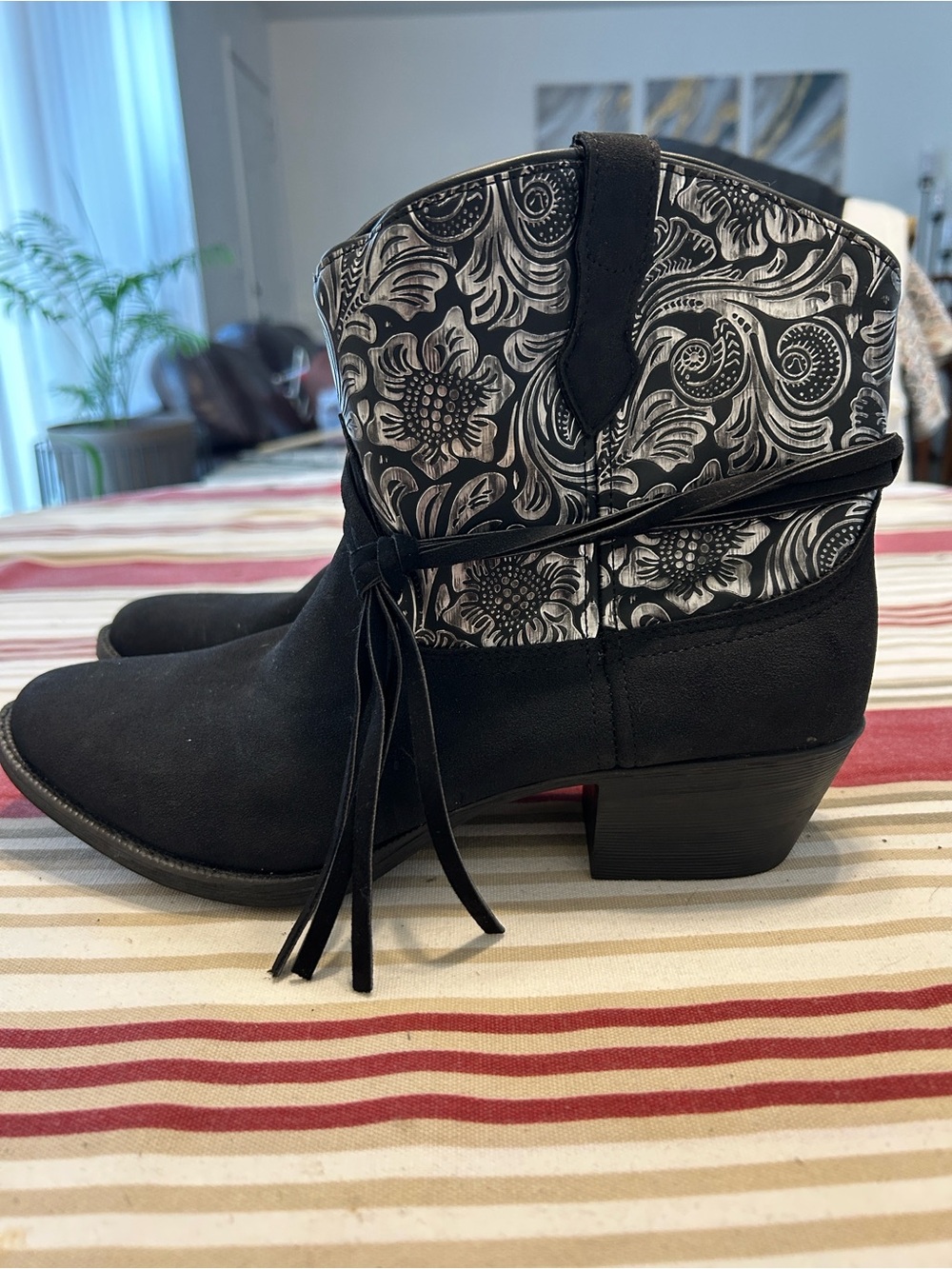 dingo Black Ankle Booties with White Floral Shaft